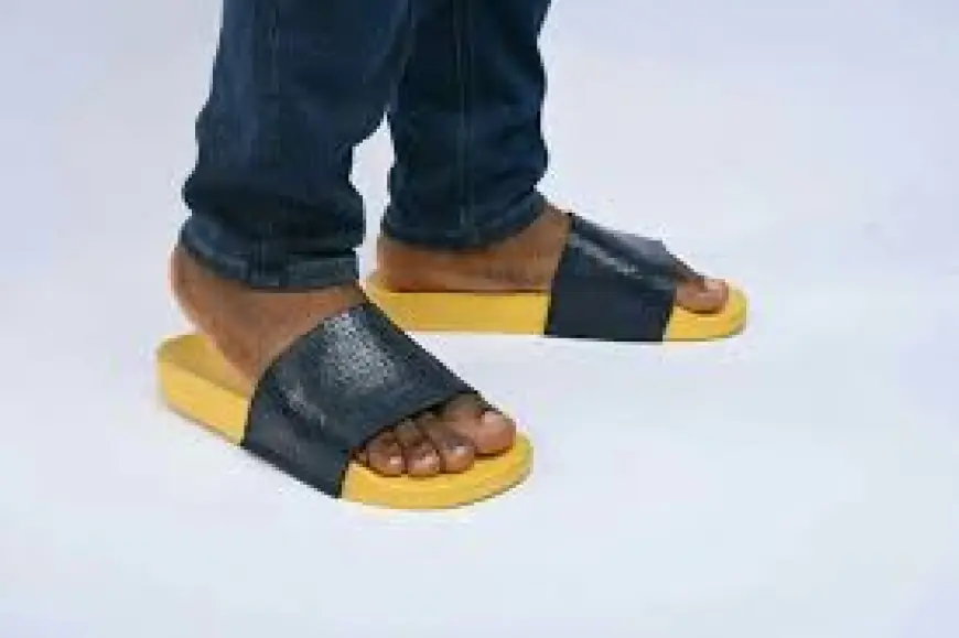 "Sio Mimi Niliiba!" Man Wails as Slippers Stick to His Feet After Allegedly Stealing at Mosque