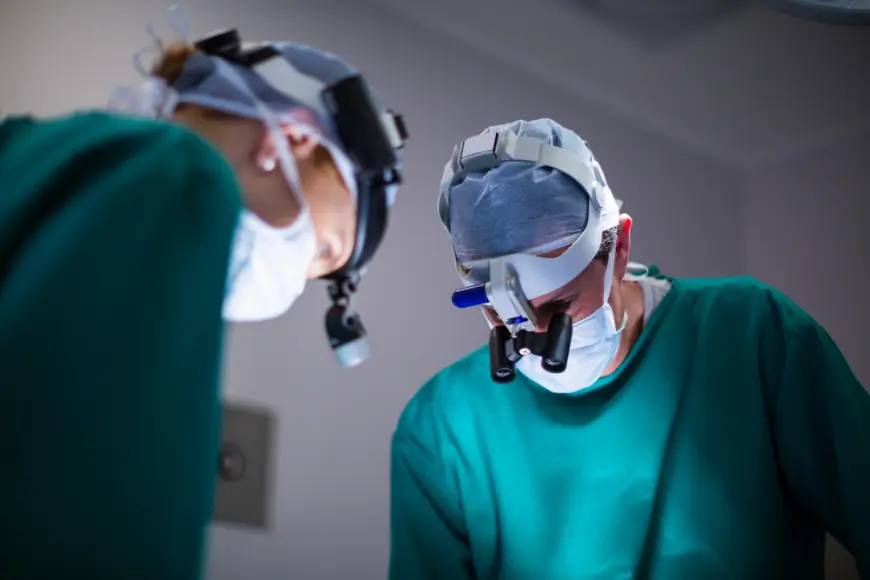 8 Things To Ask Your Eye Surgeon Before Cataract Surgery