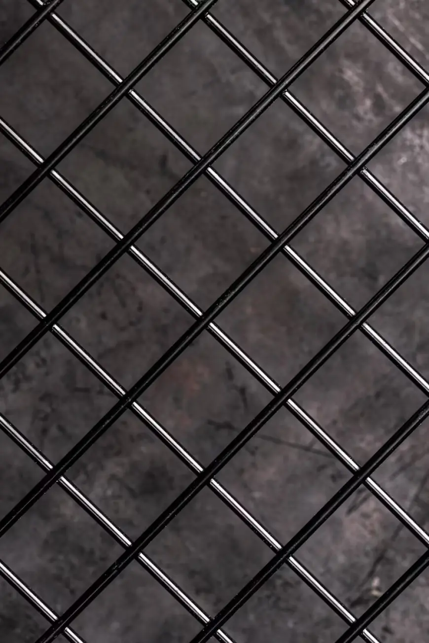 Maximize Storage Efficiency with Wiremesh Cage Pallets & Mezzanine Racking Systems