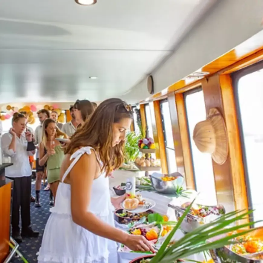 What Cruise Ship is in Sydney Harbour Today? A Guide for Visitors and Locals