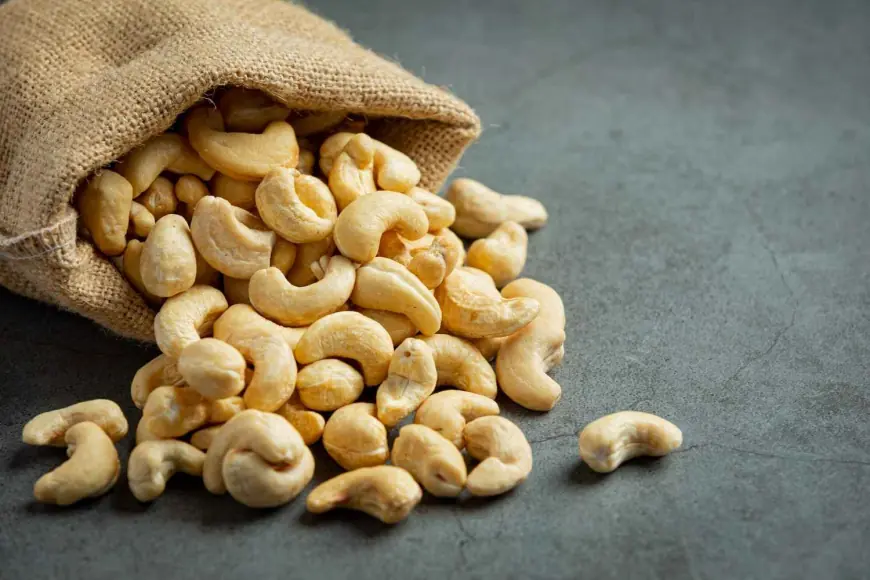 Crunchy Delight – Best Flavored Cashew Nut Brand in India
