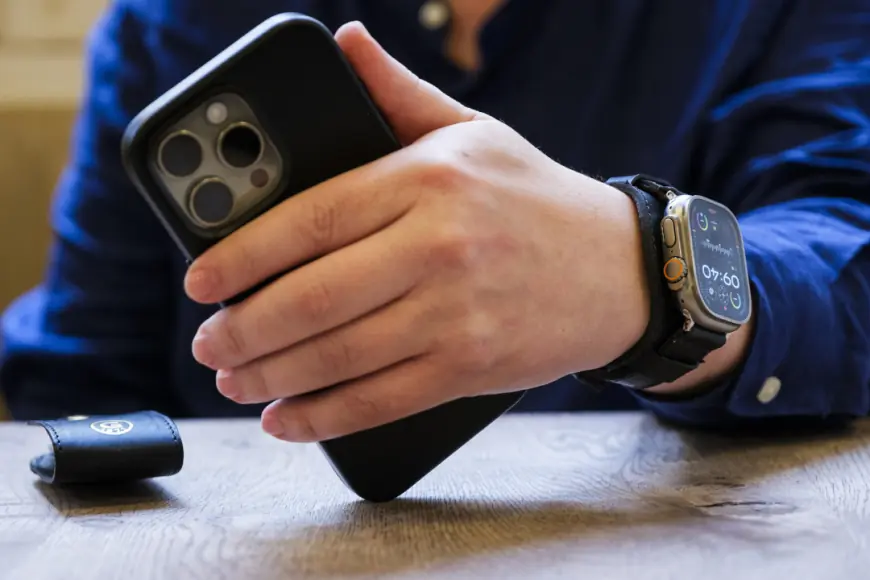 Garstin 1871 Launches Heritage-Inspired Apple Watch Straps in Three Timeless Colours