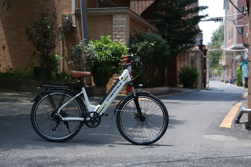 Winter Warriors: A Guide to Riding Your E-Bike Safely in Cold and Wet Conditions