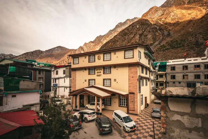 Top 7 Tips for Booking the Right Accommodation in Badrinath During Peak Season
