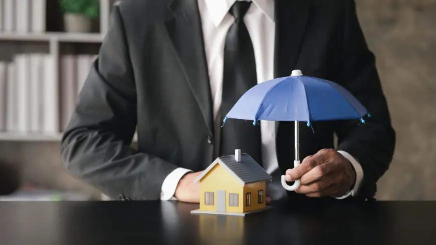 Navigating Fire and Hurricane Insurance Claims: A Complete Guide for Homeowners