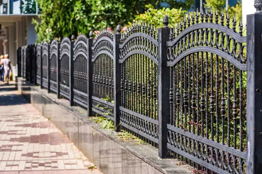 Add Curb Appeal and Security with Stylish Iron Fencing in Sugarland