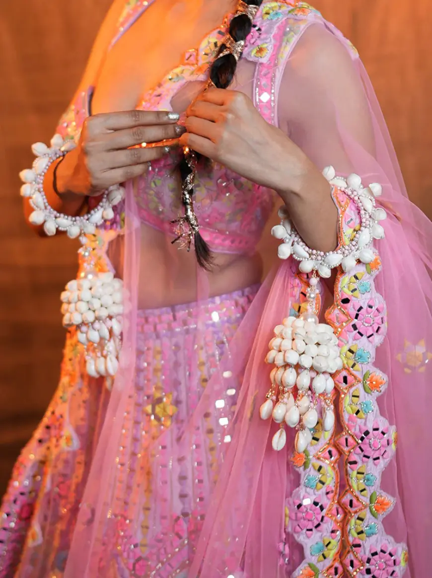 Shop Bridal Flower Jewellery for Haldi – VAIDAAN Style