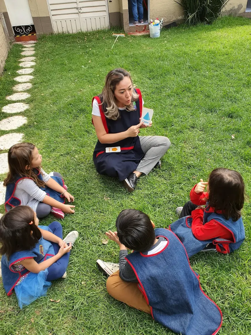Descubriendo el Mundo del Kinder en un Colegio Montessori