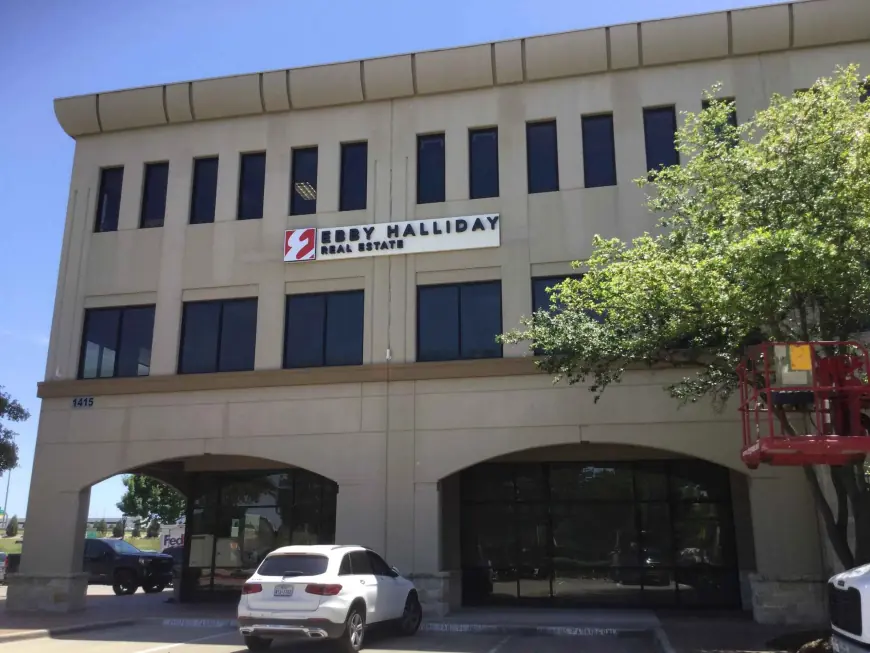 How Building Signs in Southlake Improve Customer Experience