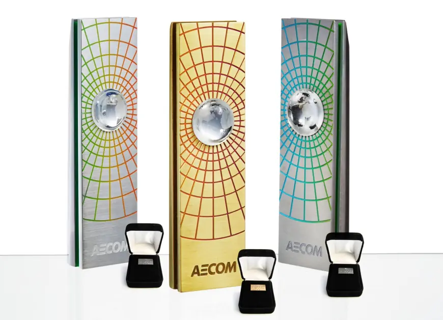 Elevate Morale with Custom Employee Recognition Strategies