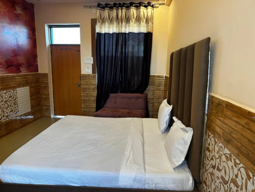 Experience Luxury and Flavor at Hotel 7 Apple in Mahoba, Uttar Pradesh
