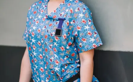 How To Keep Your Xmas Nursing Scrubs Looking Fresh All Season