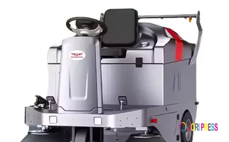 DynaClean Industries Creates a Long-Lasting Ride-On Sweeper Machine