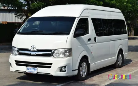 How a Maxi Taxi in Doncaster Can Simplify Your Airport Transfers