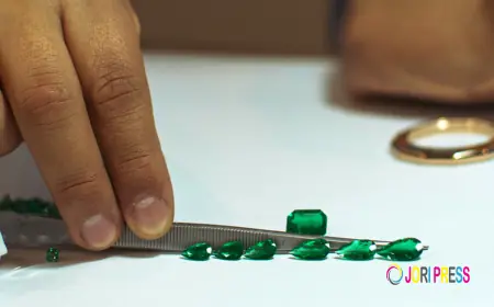 Could Emeralds Be Your Lucky Charm? Fashion Gurus Reveal All