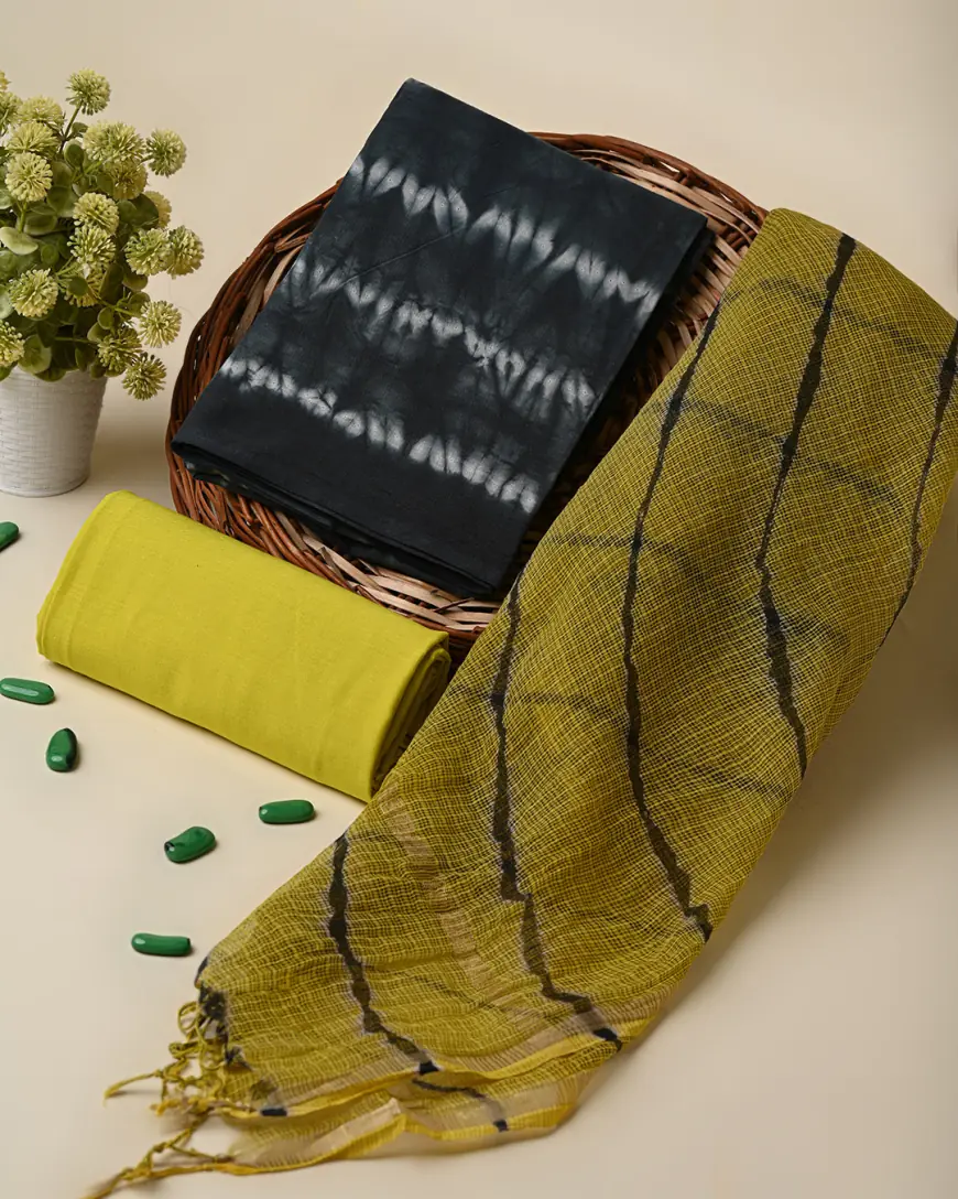 Buy Printed Cotton Suits With Chiffon Dupatta Online