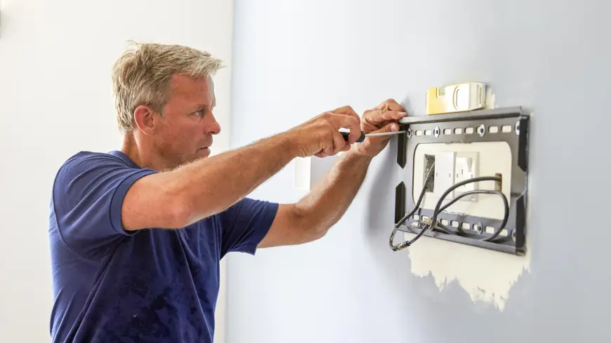 Why a Handyman to Mount TV Is the Smart Choice for Modern Homes?