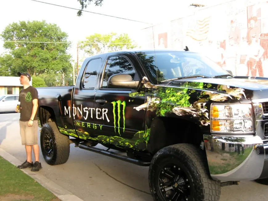 Franklin Branding That Moves: Cards, Signs & Vans That Make Your Message Pop