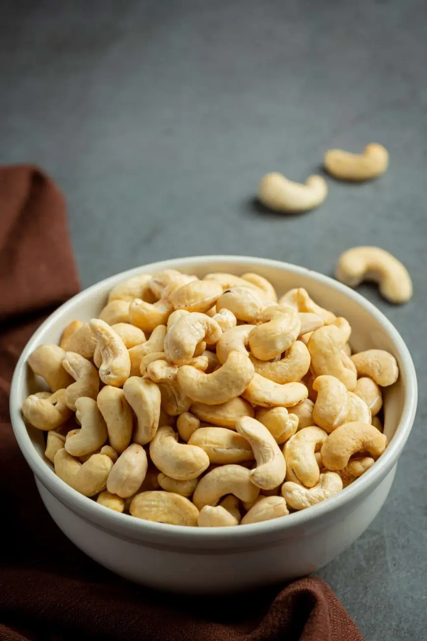 Buy Premium Quality Raw Cashew Nuts for Everyday Snacking