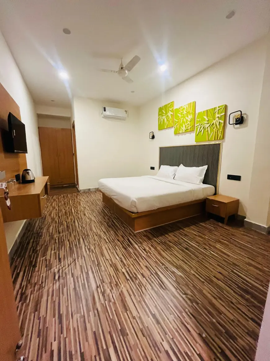 Why Hotels in Gaur City Noida Extension Are the Perfect Stay Option