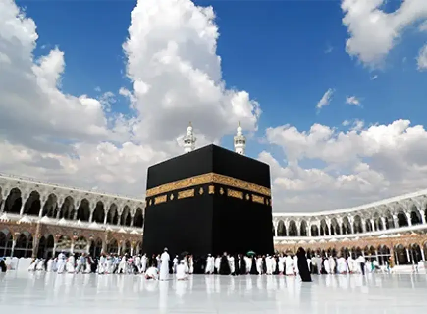 Luxury vs. Budget Umrah Packages – Which One is Right for You?