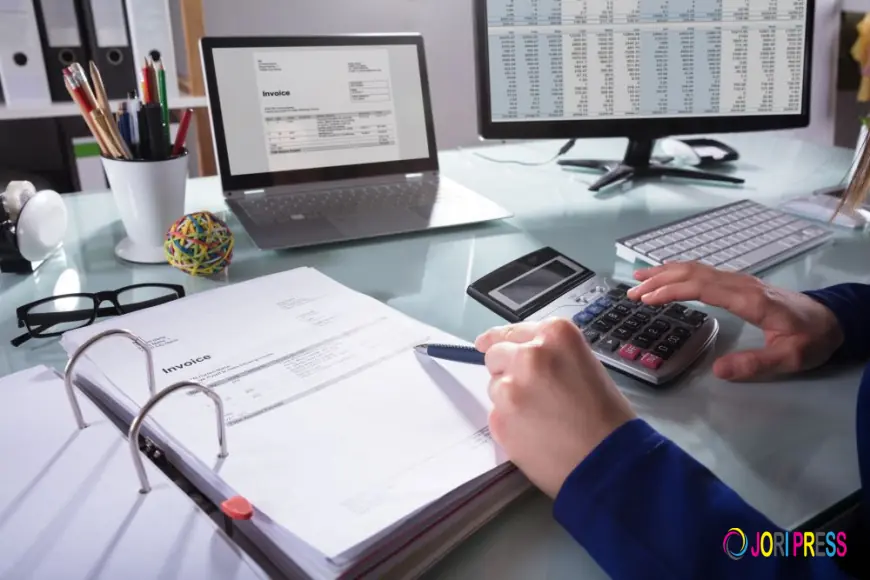 Virtual Accountant vs Traditional Bookkeeper: Which Is Right for You?