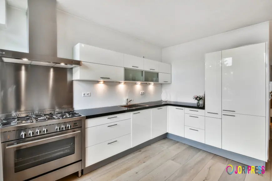 Dublin Kitchen Respray Brings Affordable Kitchen Renovation in Dublin