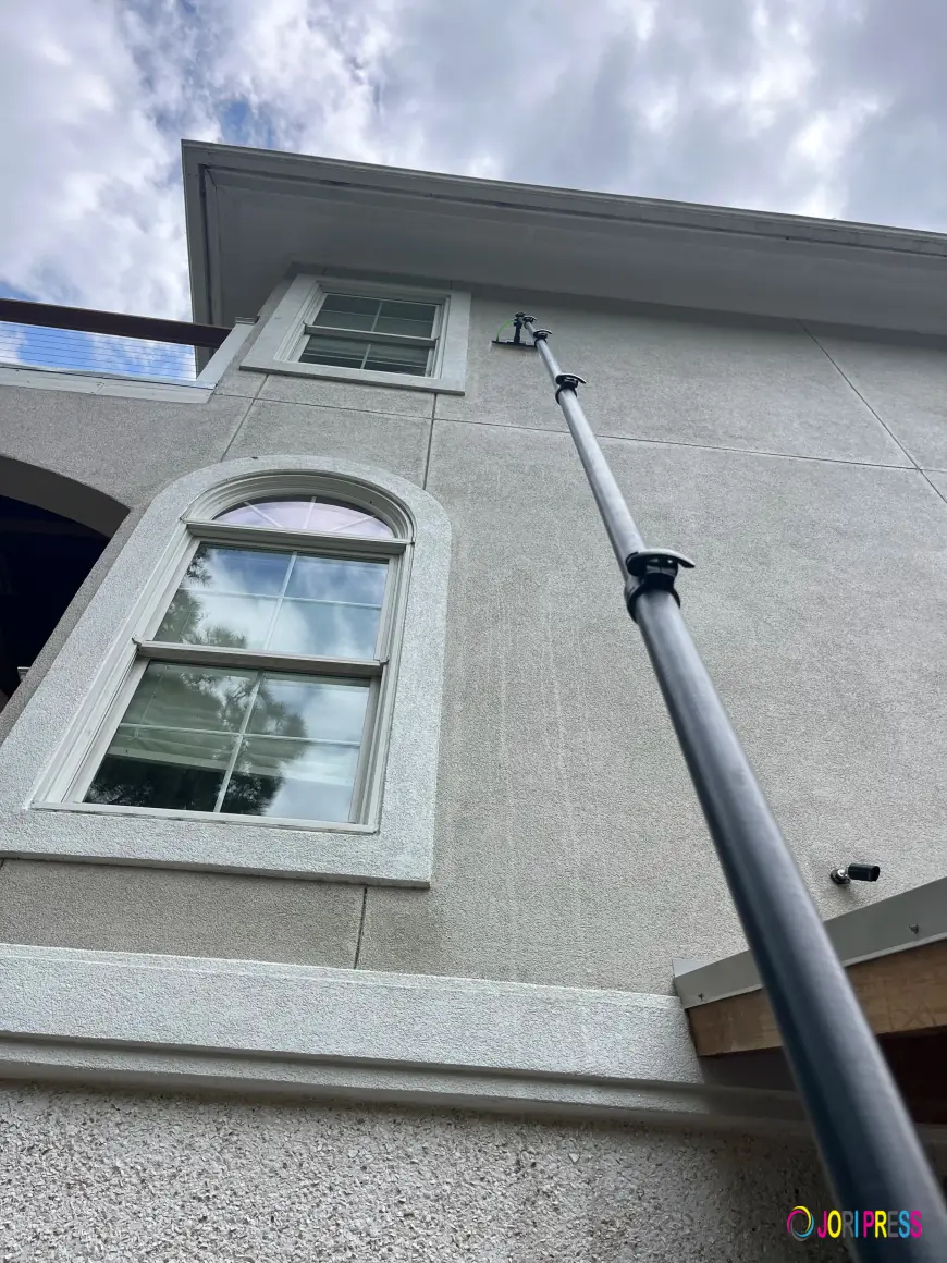 Top 5 Questions to Ask Before Hiring a Window Cleaning Company