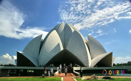 One Day Delhi Tour by Tempo Traveller – Comfortable Group Sightseeing