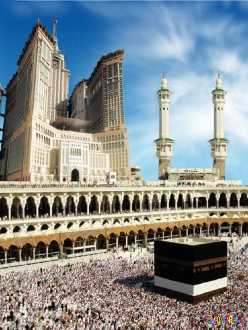The Role of Augmented Reality (AR) in Enhancing Your Umrah Journey