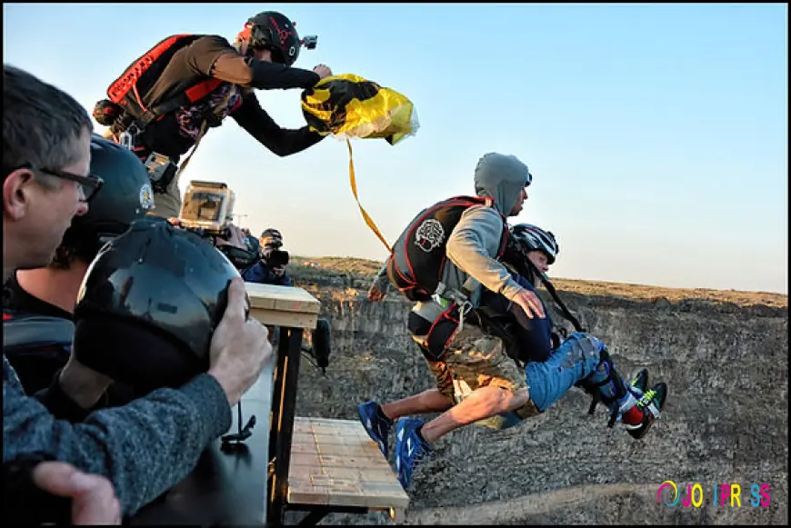 Feel the nature’s harmony in Twin Falls with high BASE jump