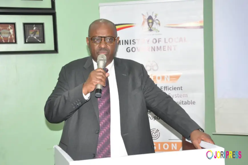 Local Gov’t PS Ben Kumumanya directs Engineers on local infrastructure works.