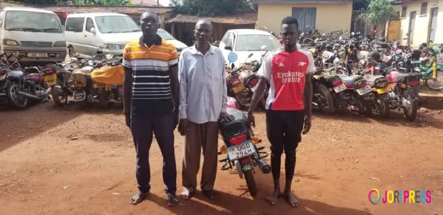 Drama!! Thieves Who Stole A Motorcycle Get Stuck In The Middle Of The Road, This Is What Happened