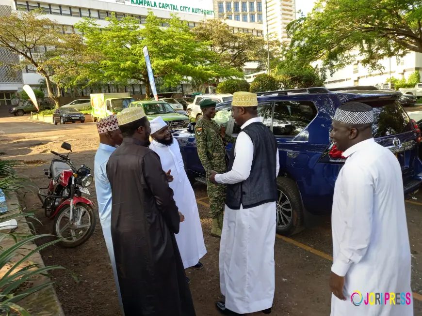Dr. Nakibinge Kakungulu commends Tawakkal Travels for supporting Umrah services
