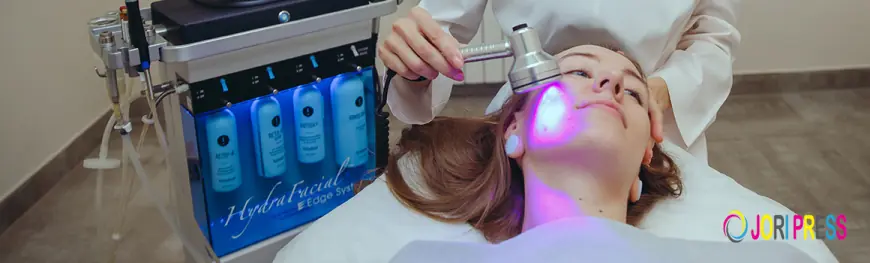 How Does a HydraFacial Perk Face and Lip Treatment Enhance Hydration and Smoothness?