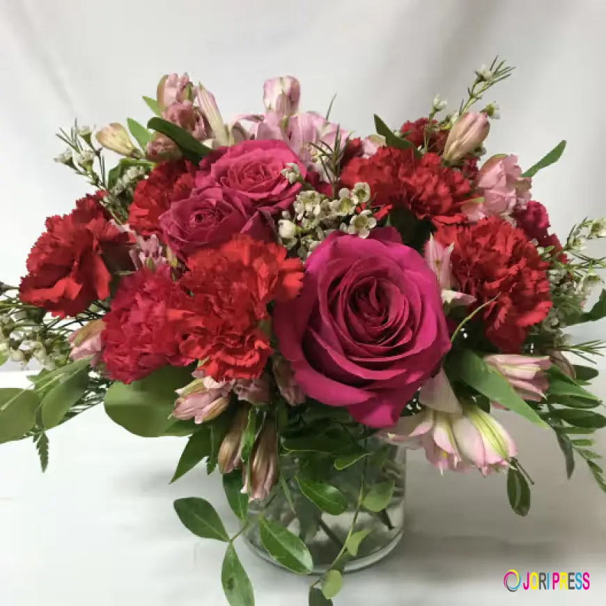 Are You Choosing the Right Blooms When You Send Valentine's Day Gift Flowers in Rogers, TX?