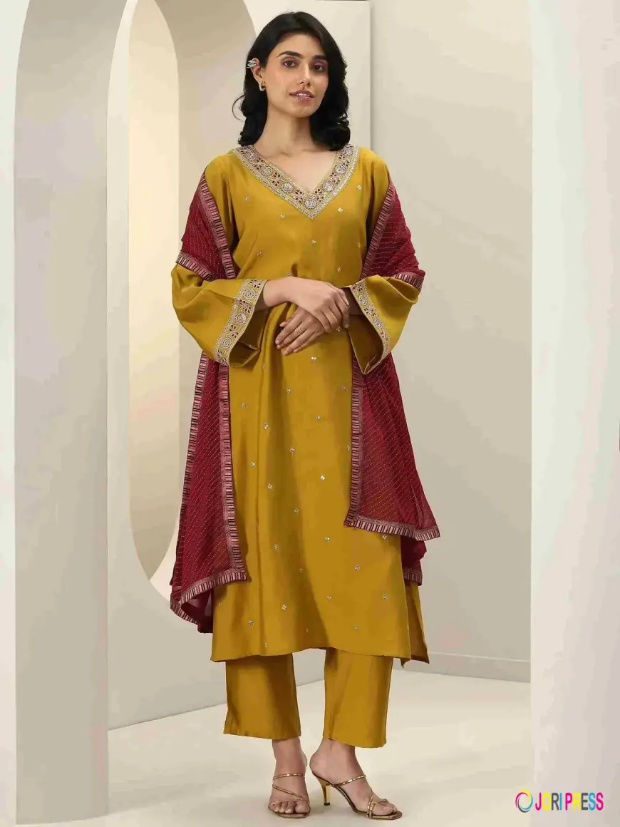 Latest Pakistani Suits to Shop Online at Libas