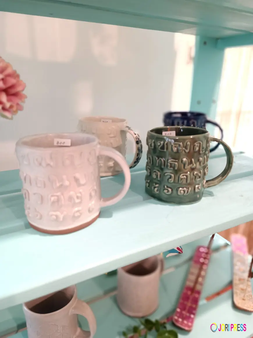 Looking for a Trusted Souvenir Shop Bangkok for Thai Ceramic Gifts?