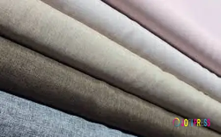 How Can a Panne Velvet Tablecloth Complement Centerpieces and Table Decor?