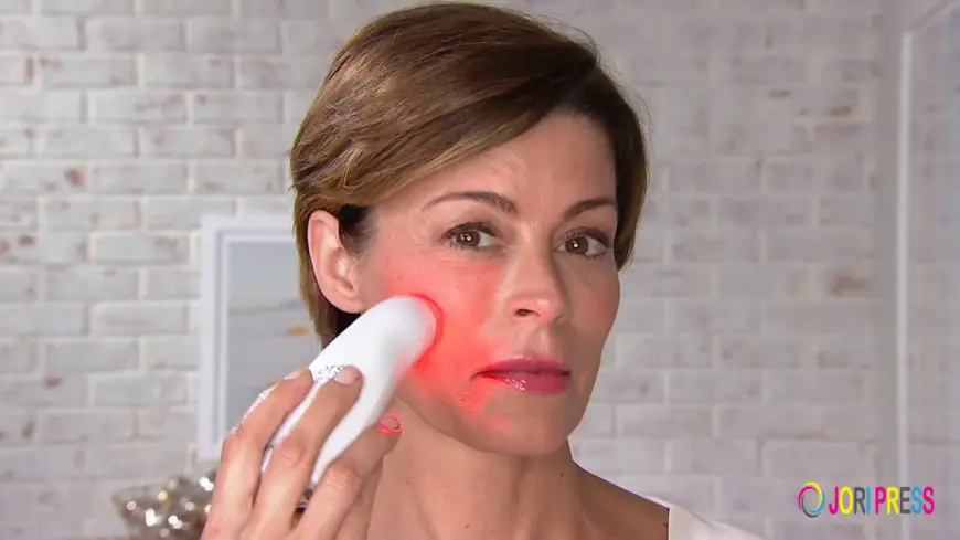 How Do Anti-Aging Light Therapy and HydraFacial Work Together for Younger-Looking Skin?