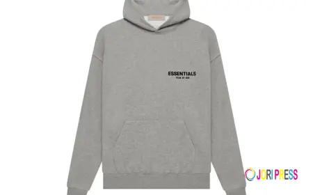Fear Of God Essentials Hoodie – The Ultimate Blend of Style, Comfort, and Streetwear Culture