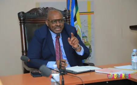 TRADE ORDER: PS Local Gov’t Kumumanya pledges alternative work stations for traders outside markets.