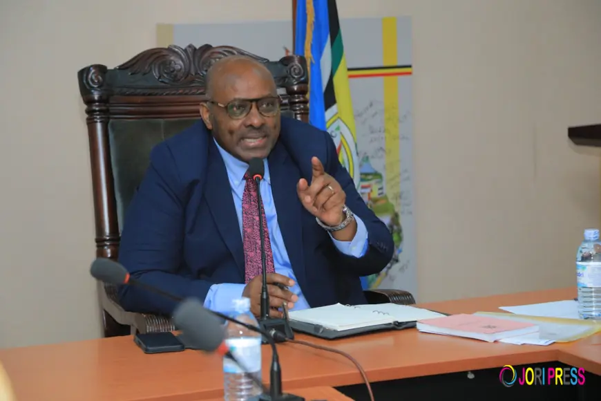 TRADE ORDER: PS Local Gov’t Kumumanya pledges alternative work stations for traders outside markets.