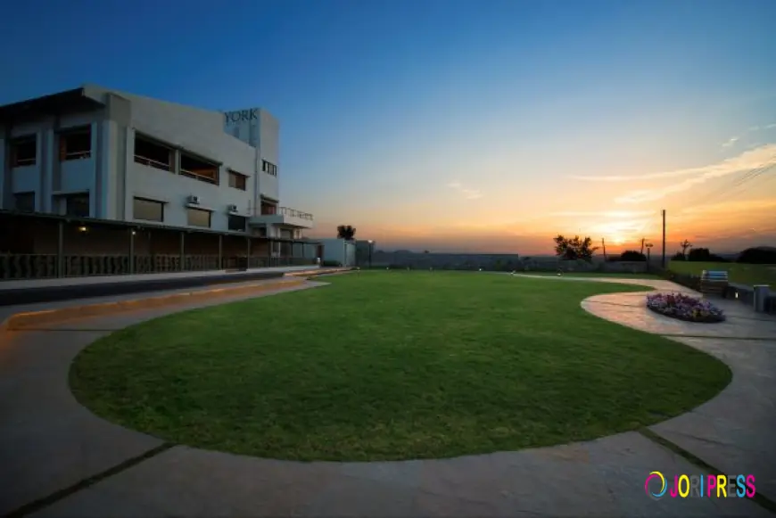 Escape to Romance: Couple-Friendly Boutique Resort in Nashik