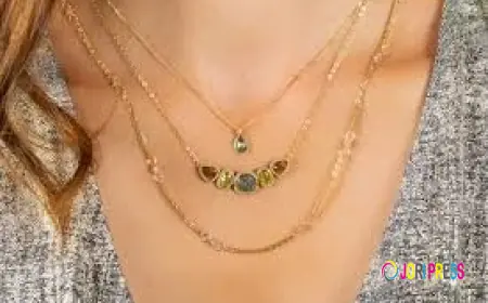 How to Expertly Wear Layered Necklaces With Tips from the Pros