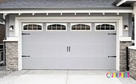 Signs Your Neighborhood Trends Are Shifting Toward Modern New Garage Doors in Hendersonville, TN