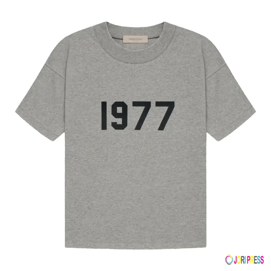 Ami Paris Clothing Brings Simple Luxury to Daily Fashion