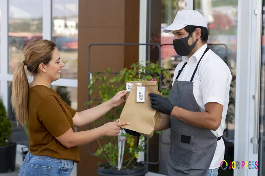 What Role Does Customer Service Play in Improving Food Delivery Experiences?