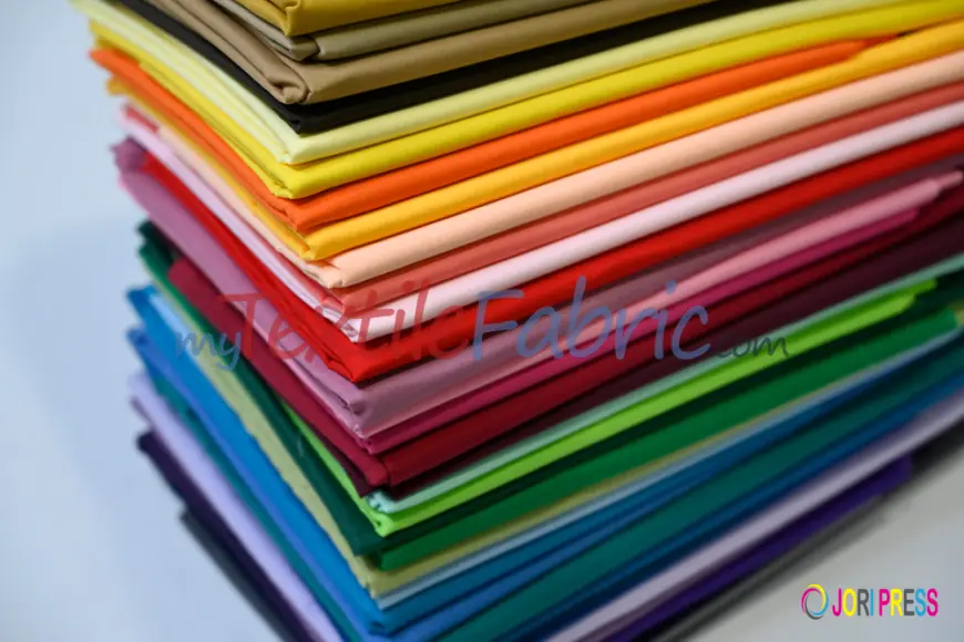 What Makes Polyester Cotton Broadcloth a Favorite in Mass Production?