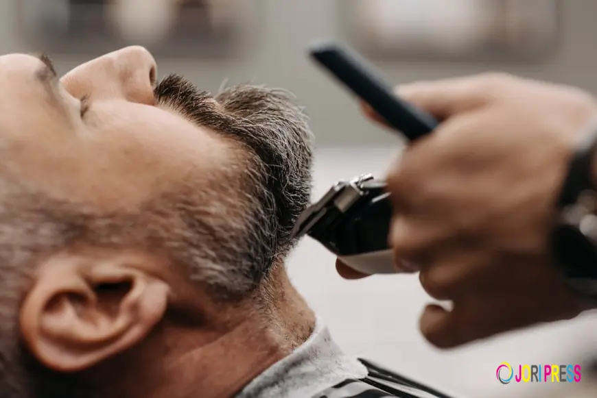 How the Right Haircut Clippers Help You Achieve Barbershop-Quality Results at Home